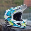 Вело шолом TLD D4 COMPOSITE HELMET; STEALTH [PUMICE] L