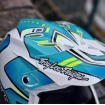 Вело шолом TLD D4 COMPOSITE HELMET; STEALTH [PUMICE] XL